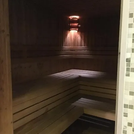 Club218 Lilly Wellness Apartman 希欧福克