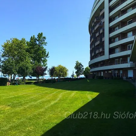 Club218 Lilly Wellness Apartman 希欧福克