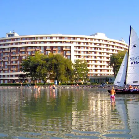 公寓 Club218 Lilly Wellness Apartman