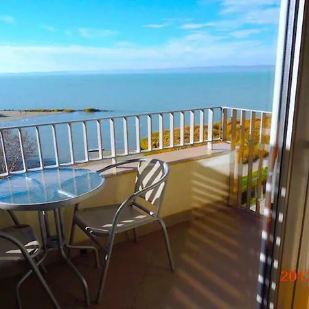 Club218 Lilly Wellness Apartman 公寓 *