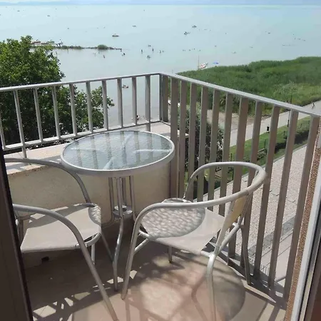 Club218 Lilly Wellness Apartman 公寓 *