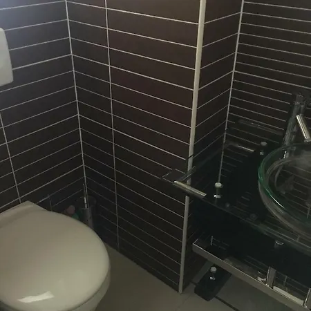 公寓 Club218 Lilly Wellness Apartman 希欧福克