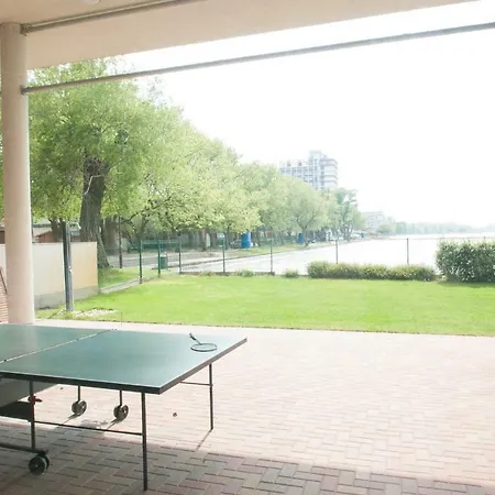 Club218 Lilly Wellness Apartman 希欧福克